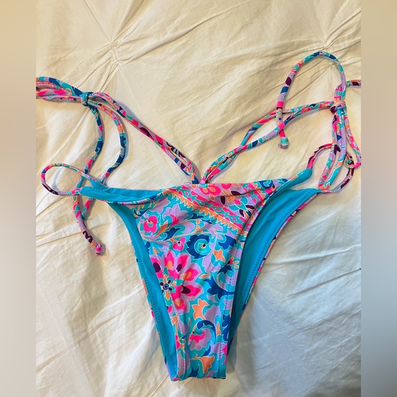 Frankie’s Bikinis Halo set - Picture 3 of 6